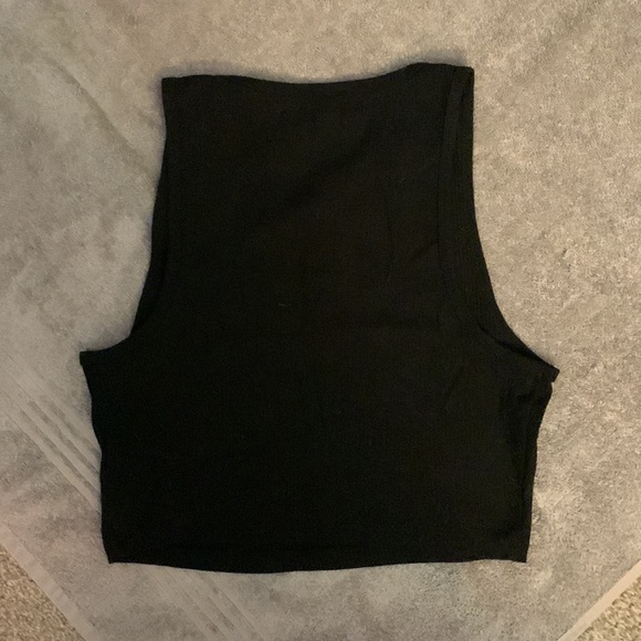 Black half bottom up crop top - Picture 2 of 3